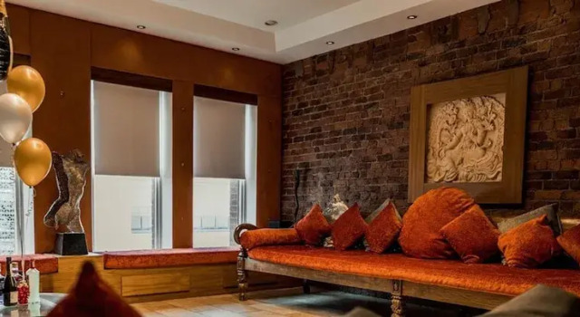 The Famous Floor Sleeps 26 and Group Acc Sleeps30, Varaa Huoneisto Asunnot kohteessa Merseyside, Huoneisto