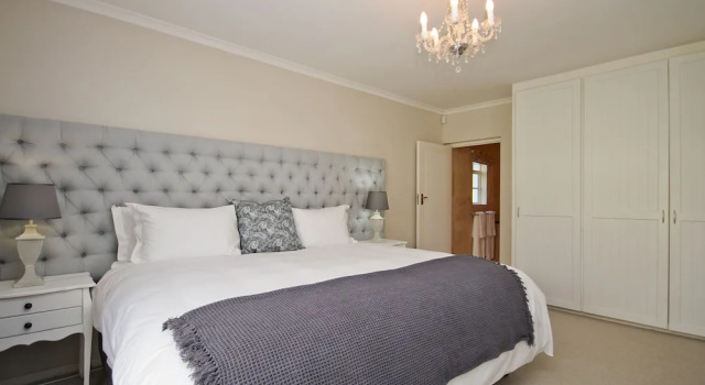 Люкс Deluxe c 1 комнатой с красивым видом из окна Beluga of Constantia Guest House