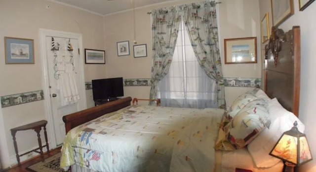 Wilson House Bed & Breakfast, Забронировать Отель «постель и завтрак» Отели Балтимора 3 звезды, рядом с Maryland Institute College of Art, 3*