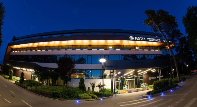 Metropolis Hotel, Varaa Hotelli Bistrita 