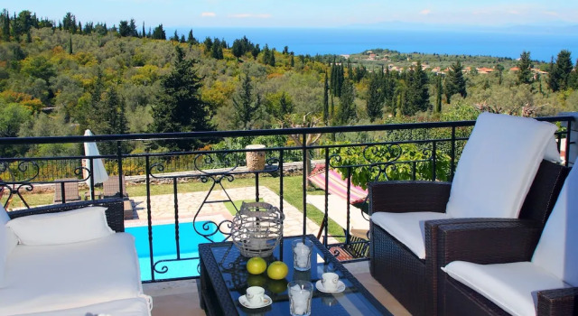 Семейная вилла с 3 комнатами с балконом и с видом на море Villas Goudis