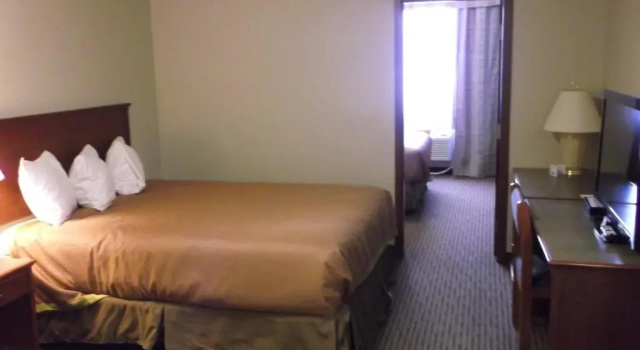 Семейный люкс Foxwood Inn and Suites