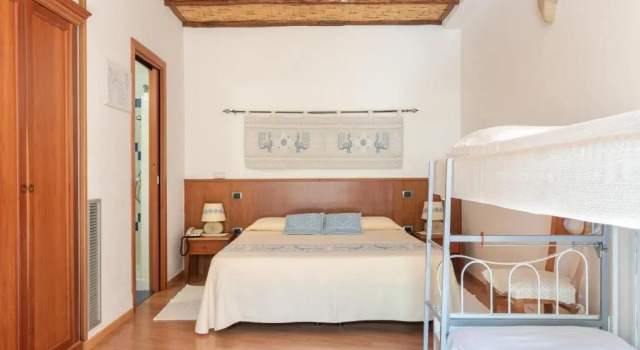Четырёхместный номер Standard Hotel Villa Canu