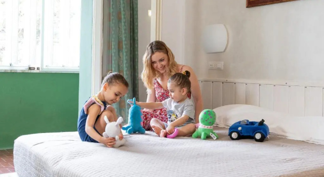 Трёхместный номер Standard с балконом Hotel Columbia