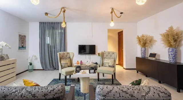 Апартаменты Deluxe с 2 комнатами Beautiful Villa with pool near the beach for groups