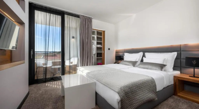 Полулюкс Deluxe Boutique Hotel Ani
