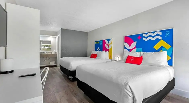 Номер Standard с видом на бассейн Baymont by Wyndham Orlando Lake Buena Vista South