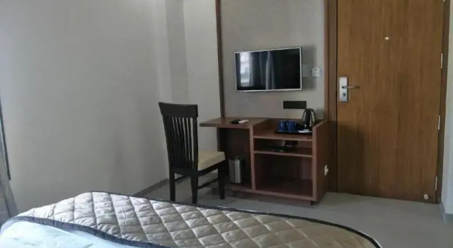 Одноместный номер Deluxe Kyriad Hotel Solapur by OTHPL