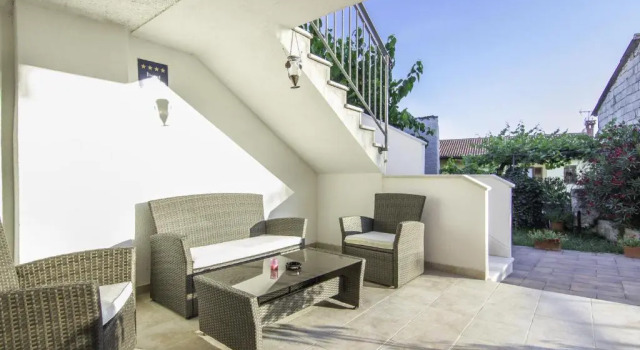Апартаменты Guest House Ravnić