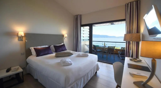 Номер Comfort Hôtel Abbartello
