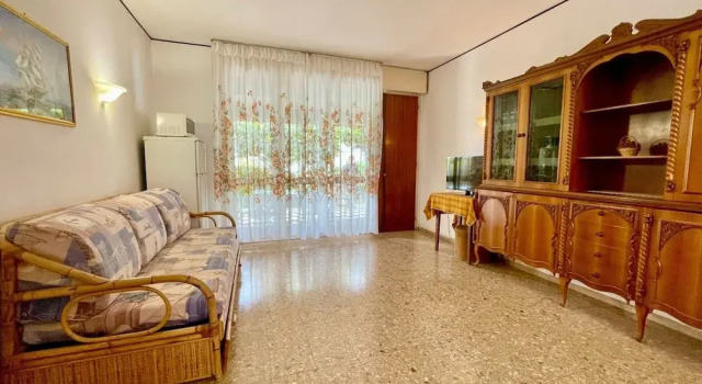 Вилла с 2 комнатами с видом на сад Seaside villa surrounded by a garden