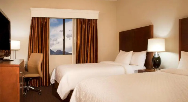 Двухместный номер Premium c 1 комнатой Embassy Suites by Hilton Flagstaff