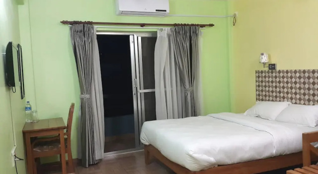 Люкс Superior Hotel Bishram
