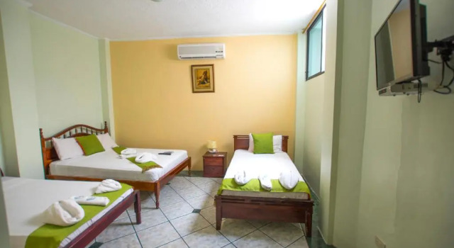 Трёхместный номер Standard Hostal Andry