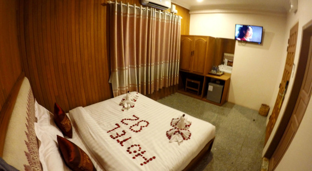 Hotel 82, Prenota Hotel Mandalay Myanmar, vicino a Jade Market