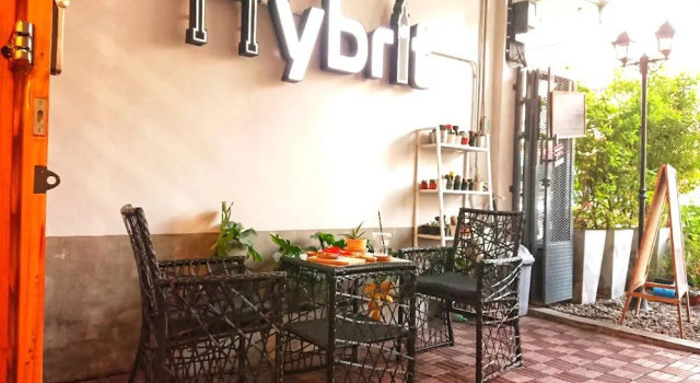 Hybrit Hostel & Cafe, Забронировать Хостел Хостелы Хатъяй, рядом с Автостанция Хат Яй, Хостел
