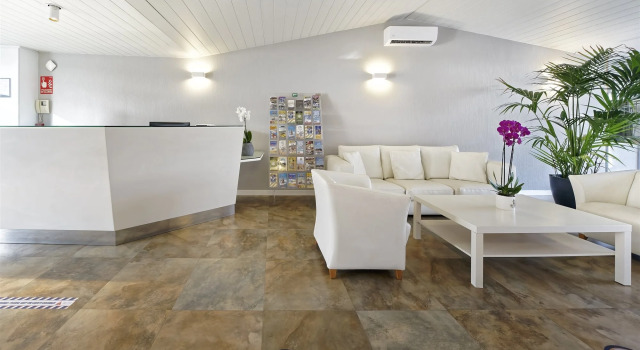 Relaxia Los Girasoles Bungalows, Забронировать Апарт-отель Плайя дель Инглес Гран-Канария Юг, рядом с Экуменический храм Эль-Сальвадор