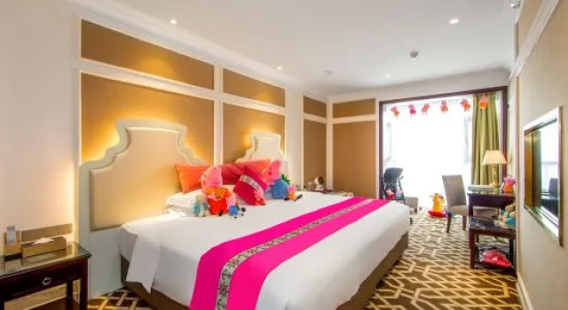 Люкс Holiday Inn Guilin Windsor (Lingui Wanda Plaza Liangjiang Airport)