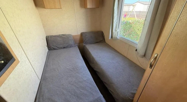 Seaside Caravan Sleeps 5 - Decking, Parking, Pets
