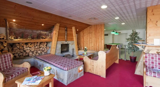 Résidence Odalys Rochebrune Le Vallon, Prenota Hotel Hotel a Alvernia con parcheggio, Parcheggio