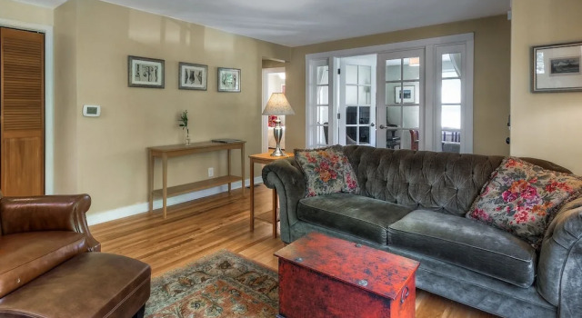 Lovely Laurelhurst - Music Room & Sunny Yard 3 Bedroom Home, Забронировать Апартаменты/квартира Сиэтл штат Вашингтон