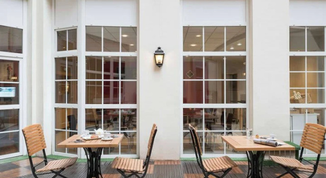 Полулюкс ibis Paris Ornano Montmartre Nord 18ème