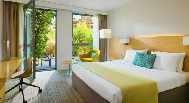 Balkonlu Süper oda Courtyard by Marriott Montpellier
