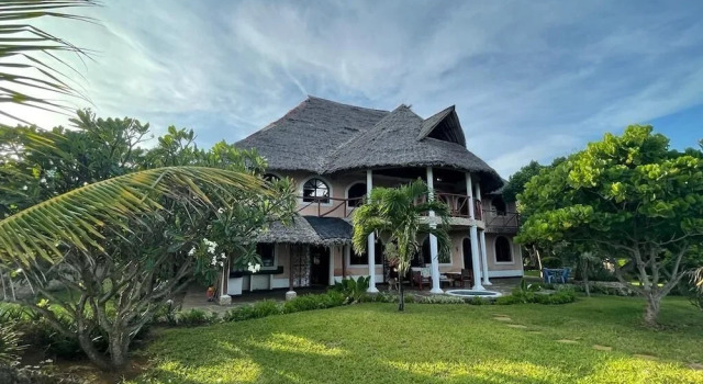 Номер Standard c 1 комнатой с балконом Eagle Suite 38m2 in Villa 560 m2, Indian Ocean View