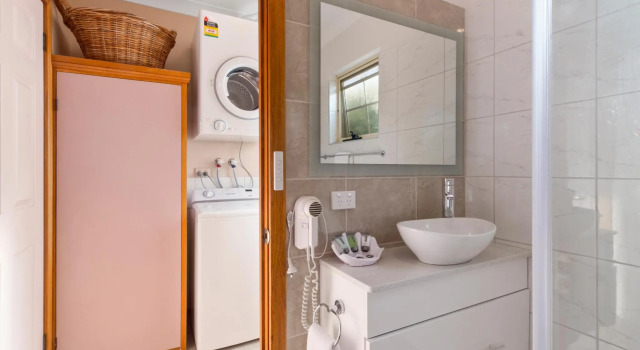 Коттедж Swansea Cottages & Lodge Suites