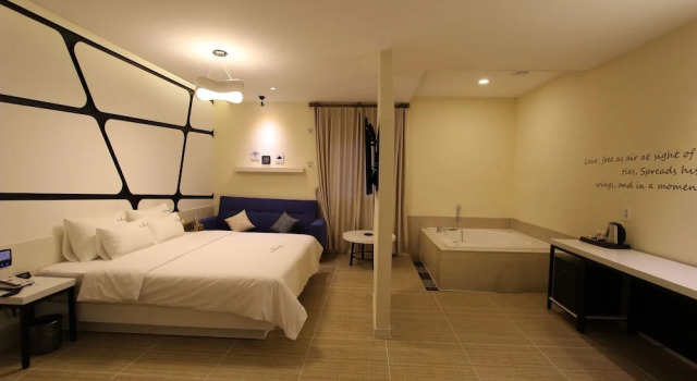 Номер Standard The Zenith Hotel