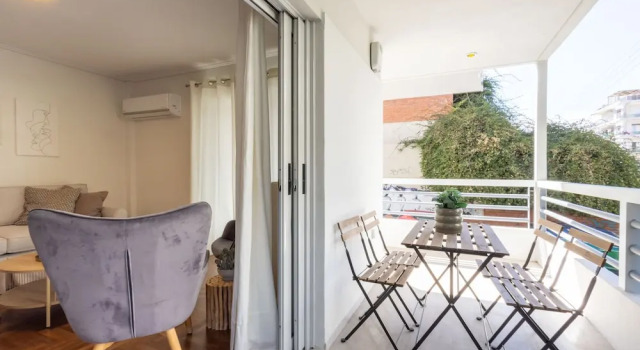 Seaside Elegance Brand New 2BD Luxury Stay, Забронировать Апартаменты/квартира Отели Афины с парковкой, рядом с Plateia Nerou, Парковка