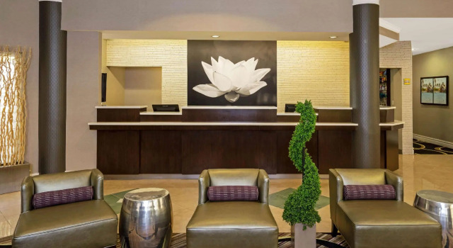 La Quinta Inn & Suites by Wyndham Houston West Park 10, Book Hotel Energy Corridor 