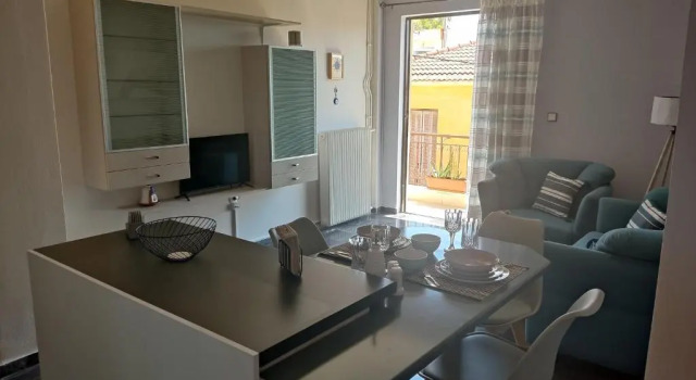 Апартаменты Amazing apartment in the center of Preveza! The G house