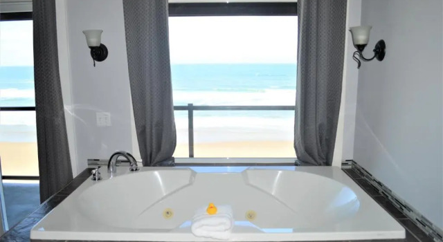 Двухместный люкс oceanfront Starfish Manor Oceanfront Hotel