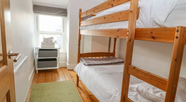 Коттедж Y Castell Apartment 3