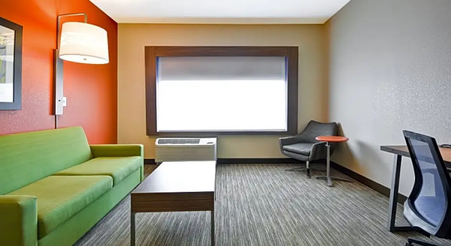 Четырёхместный люкс Holiday Inn Express - Evansville by IHG