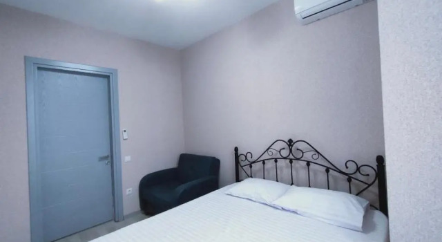 Ekskljuzivnaja 2-komnatnaja kvartira v Batumi s terrasoj vozle stadiona i pivzavoda!!, Book Hotel Batumi 