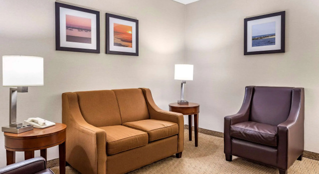 Четырёхместный люкс Comfort Inn Syosset-Long Island