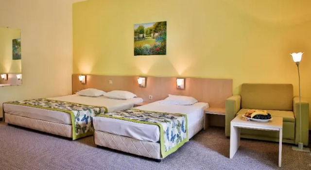 Трёхместный номер Standard с балконом и с видом на сад Golden Beach Park Hotel - All inclusive