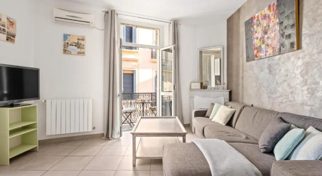 Appartement 2P centre de Cannes avec balcon, Забронировать Апартаменты/квартира Отели Канн с парковкой, рядом с Le Croisette Casino Barriere de Cannes, Парковка