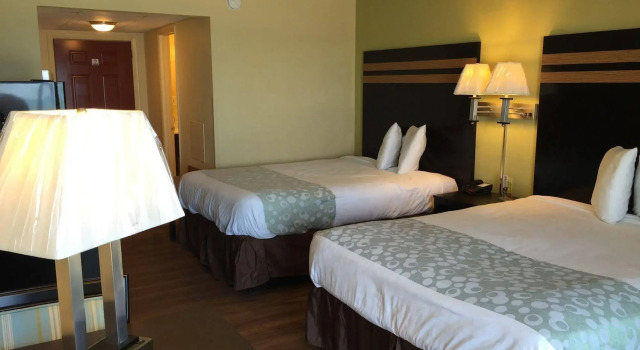 Blu Atlantic Hotel & Suites, Забронировать Отель Миртл-Бич Гранд-Странд, рядом с Jungle Lagoon