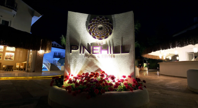The PINEHILL Hotel & Suites