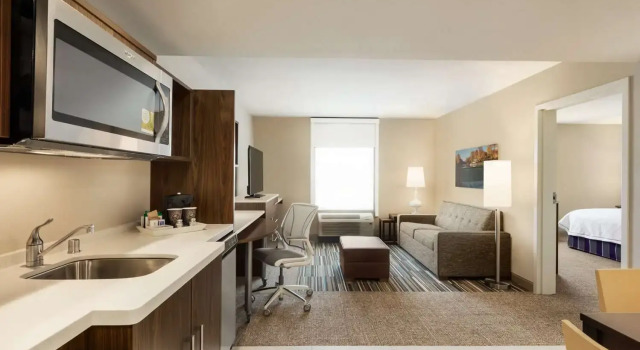 Двухместный люкс c 1 комнатой Home2 Suites By Hilton Menomonee Falls Milwaukee