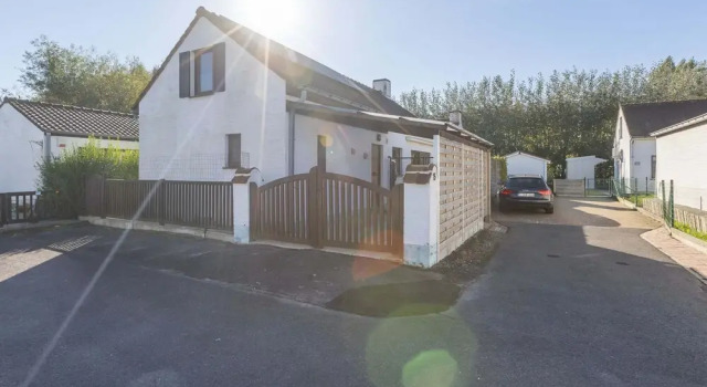 Charming Holiday Home Close to the sea, Prenota Hotel Hotel a Flanders con parcheggio, Parcheggio