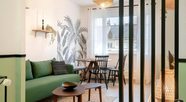 Апартаменты Superbe appart chic, hyper centre, vue château, Parking inclus