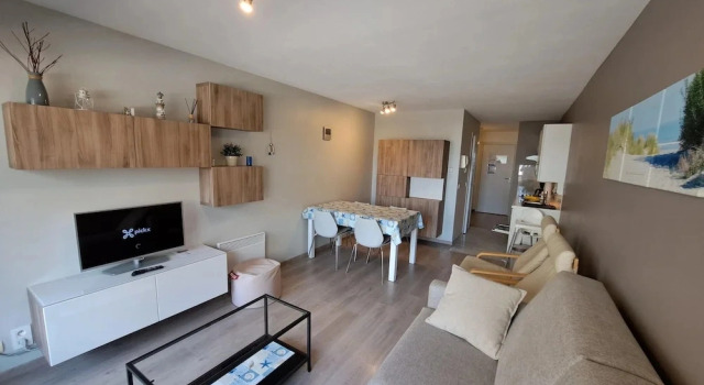 Oostduinkerke Coastal Retreat for 4