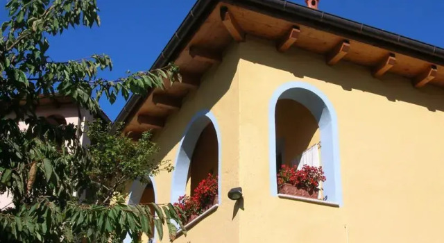 Appartamenti Cà di pom, Prenota Hotel Omegna Lago di Orta