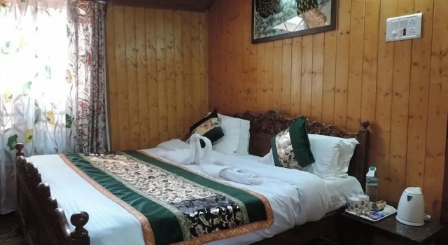Номер Deluxe Young Bombay Premium Heritage Houseboat