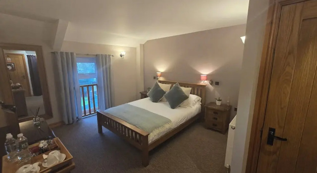 The Little Crown Inn, Varaa Matkakoti Pontypool 