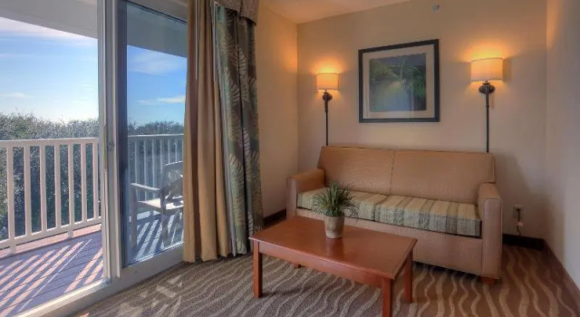 Люкс с балконом Hampton Inn & Suites Jekyll Island